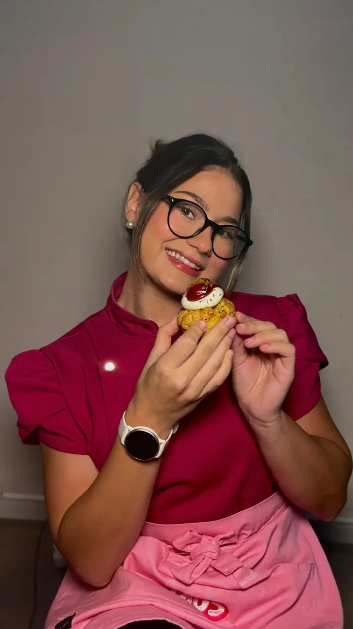 Iyanla Meredith holding a CUKI cookie